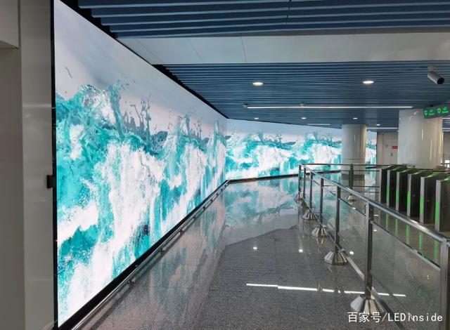 MiniLED�@ʾ���׶ȬF�����Fվ���к��^��֮̎��