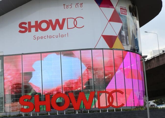 �|�겣��Ļ��͸��P3.91*7.81LED���F�����r�����Xһƽ��